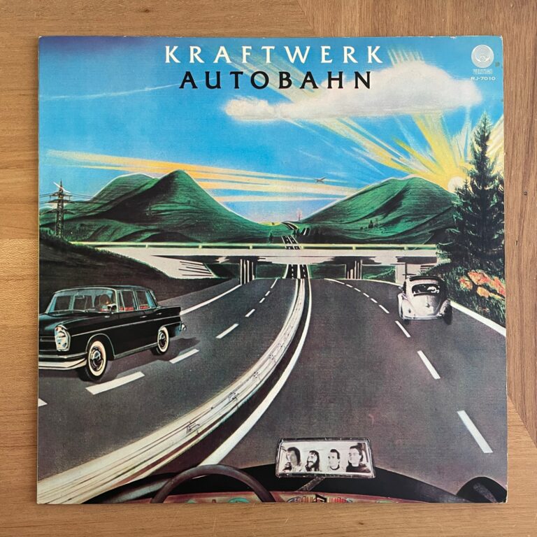 4570